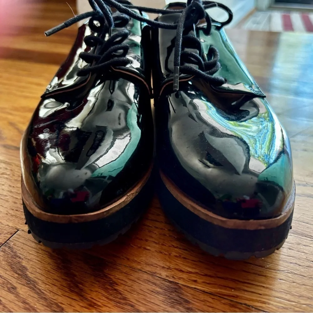 Aldo Platform Black Patent Oxfords - size 6.5